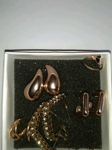 Assorted Jewelry Set the triangular hoops earrings