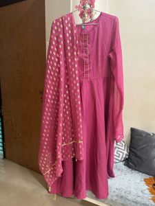 Women Flared Kurta With Dupatta