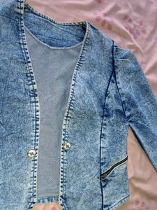 &#34;Chic Indigo Short Denim Jacket – Effortless Style