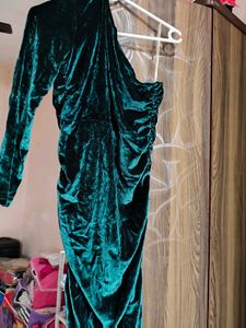 Green Velvet Party Dress
