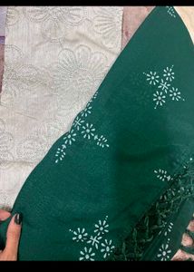 Pretty Saree With Embroidery Work Blouse Piece