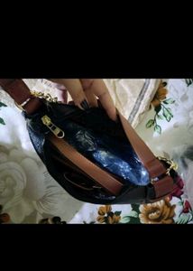 ❣️Chic Shoulder Bag with Chain Detail❣️