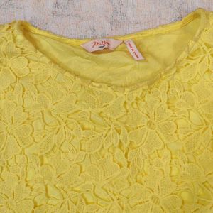 💛 Sunny Yellow Lace Top! 💛