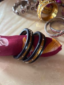 Women Lakh Bangles Made In Jaipur
