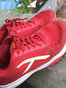 Red badminton Shoes