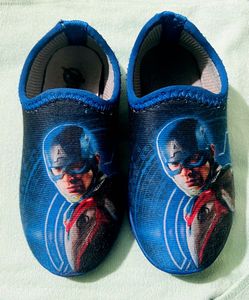 Marvel Slip-On Shoes Size 8
