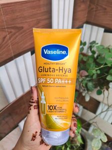 Vaseline Gluta Hya Sunscreen 🧴