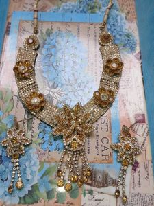 Goldan Neckless