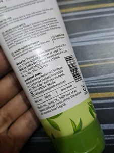 Plum Green Tea Pore Cleaning Face Wash