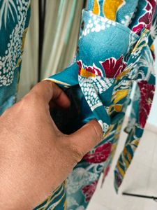 Beautiful Vintage Floral Printed Trench Coat.