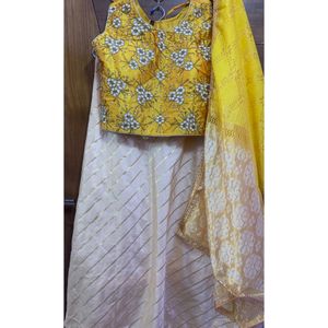 Lehanga for mehandi &amp; haldi