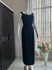 Sweetheart black fitted dress