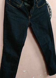 LEVIS Dark Blue Jeans