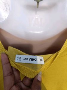 Sale 🌲🌲Zara Mustard Knit Sweater 💛