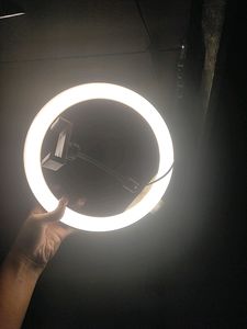 Tripod With Ringlight -