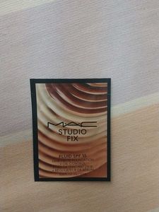 MAC Studio Fix Foundation(NC 30)