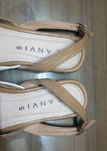 Tan N White Colour Blocked Bellies