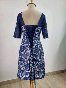 Elegant Lace Sheath Dress