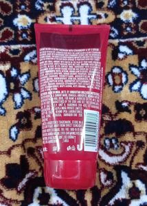 Lakme Blush &amp; Glow Facewash + Get Surprise Freebie