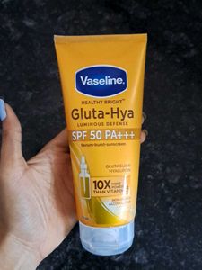 Vaseline Gluta Hya SPF 50 PA+++ Sunscreen