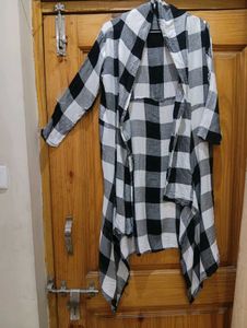Shrug White And Black Colour