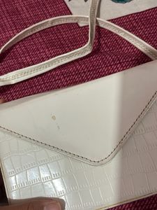 Pinteresty White Sling Bag