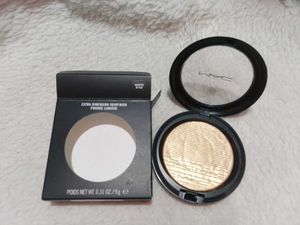 MAC Extra Dimension Skinfinish