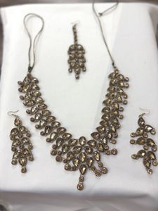 Elegant Jewellery Set