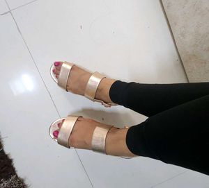 Steve madden gold Platform Sandals