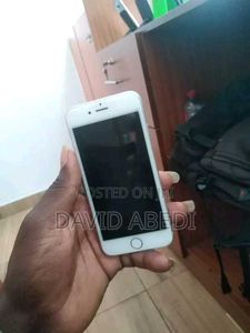iPhone 6s - Silver 4 &amp; 64 gb