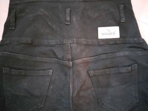 Black High-Waisted Jeans