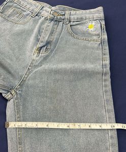 Daisy Embroidered Light Wash Jeans