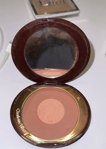 Charlotte Tilbury Cheek To Chic Blush