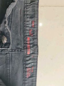 Simple Black Fashionable Jeans