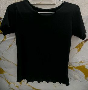 Black Ribbed Ruffle Tee