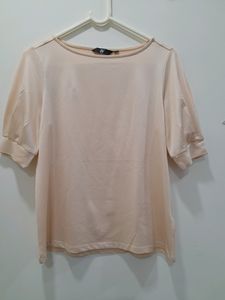 2 tops of Van Heusen and fig round neck top