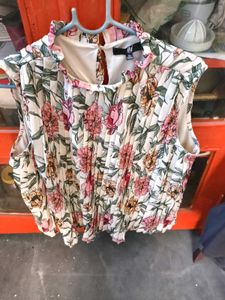 Floral Print Sleeveless Top