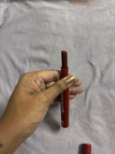 Mamaearth Moisture Matte Lipstick - Red Caramel