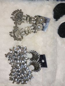 Set Of Two Earrings