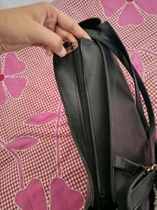 Classy Handbag For Office And College