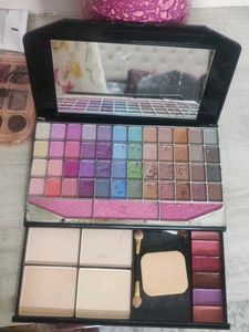 Eyeshadow Palette
