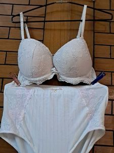 Premium  Esmara  Four  Bra N Panty