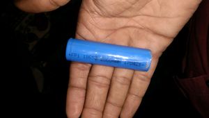 Lithium Charging Cell 2000mah  New Liya Tha Amazon Se If U Want Grabe Now