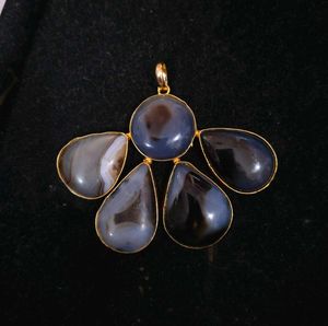 Beautiful Stone Crystal Flower Pendant For Women