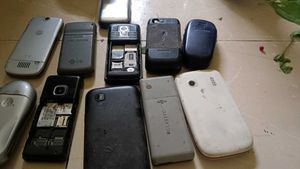 Vintage Cell Phone Lot