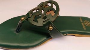 Tory Burch Flats V Shape