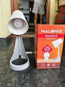 Halonix Magnus Desk Light