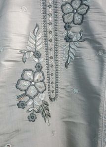 Elegant Grey Embroidered Kurta🩶
