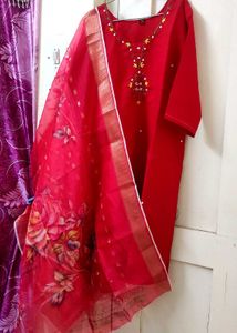 Combo - Floral Embroidered Kurta Sets ❤️