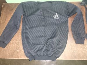 Stylish Black Sweatshirt